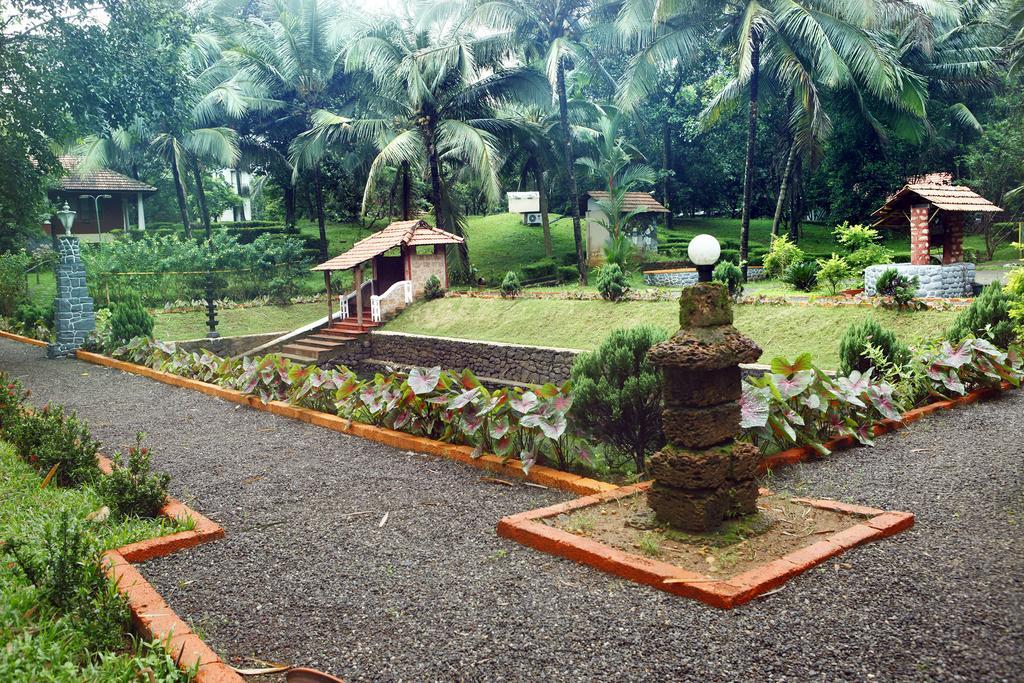 Soma Birds Lagoon Hotel Kotamangalam Luaran gambar