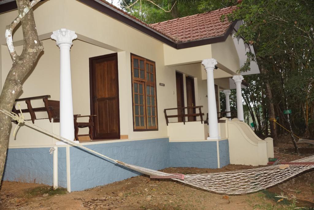Soma Birds Lagoon Hotel Kotamangalam Luaran gambar