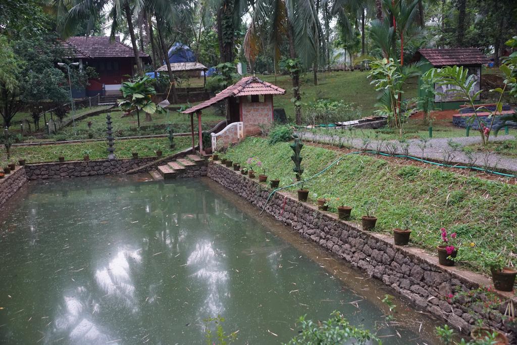 Soma Birds Lagoon Hotel Kotamangalam Luaran gambar