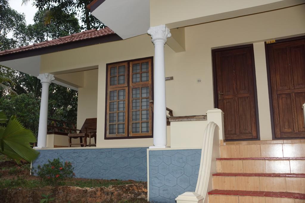 Soma Birds Lagoon Hotel Kotamangalam Luaran gambar