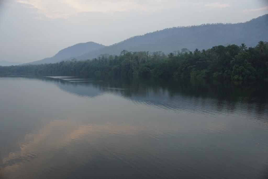 Soma Birds Lagoon Hotel Kotamangalam Luaran gambar