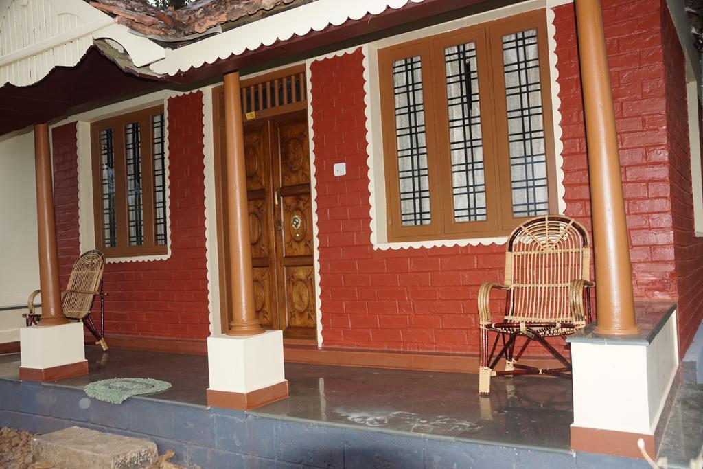 Soma Birds Lagoon Hotel Kotamangalam Luaran gambar